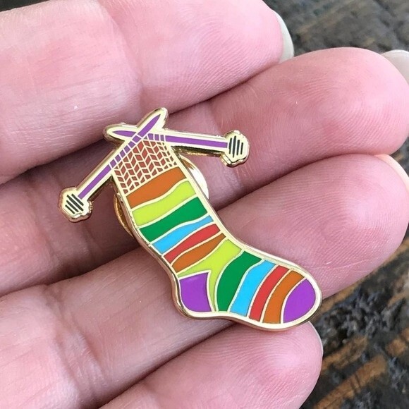 KNITTING a Sock Collectible Enamel Pin - Picture 1 of 8